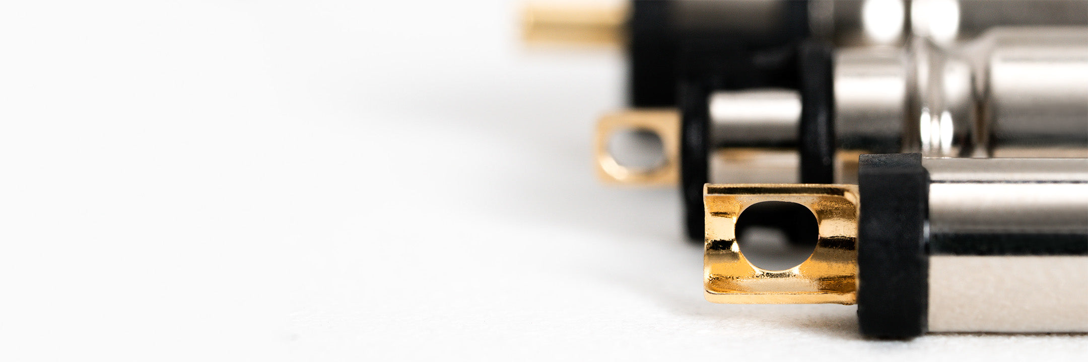 High-Current DC Power Connectors Rated up to 20 A