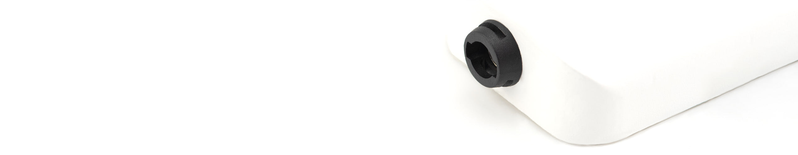 Dc In-Line Twist Lock Cables and Panel Mount Connectors